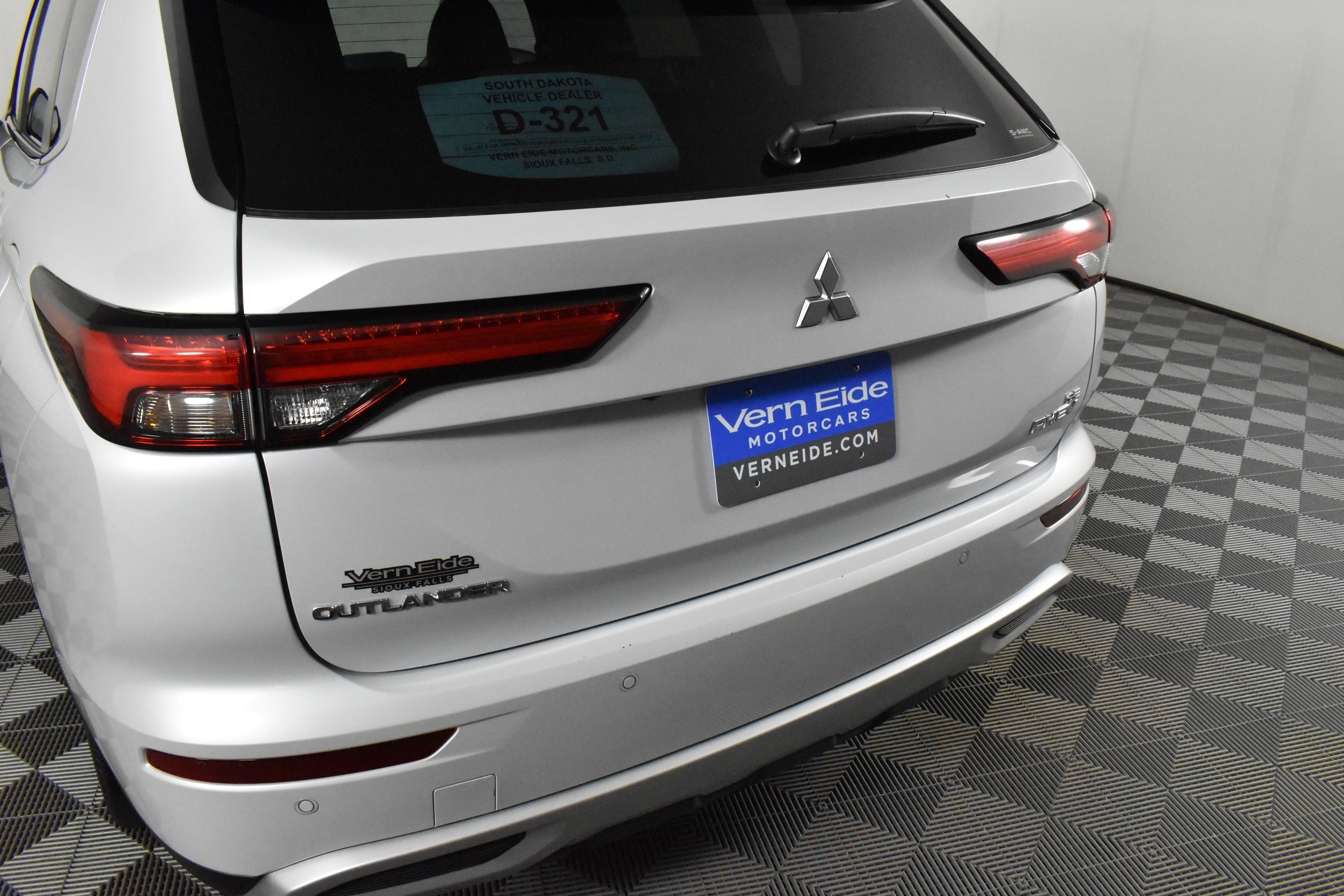 Used 2024 Mitsubishi Outlander SE image 15