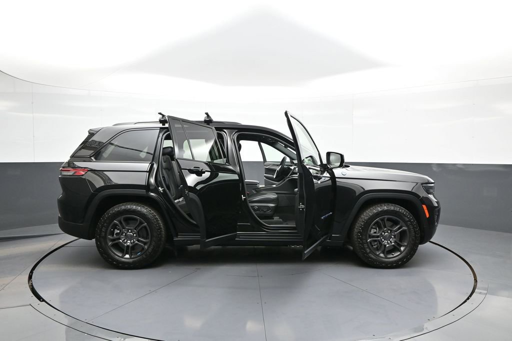 Used 2024 Jeep Grand Cherokee Trailhawk image 43
