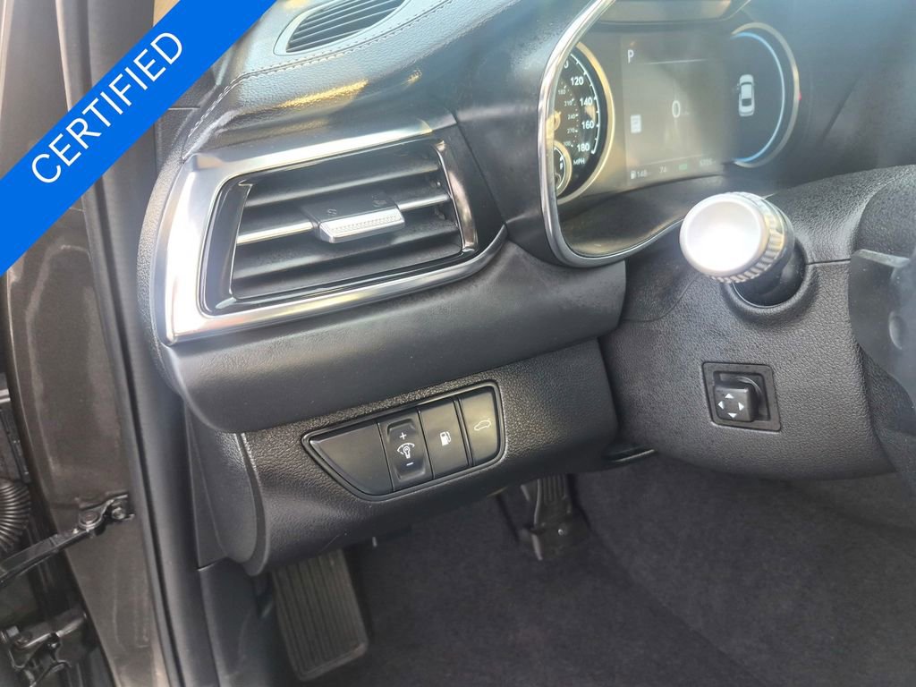 Used 2026 Genesis G70 2.5T Prestige image 10