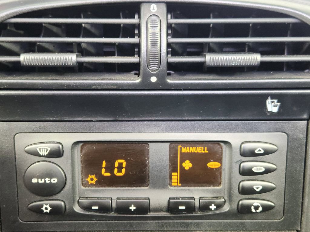 Used 2003 Porsche Boxster image 17