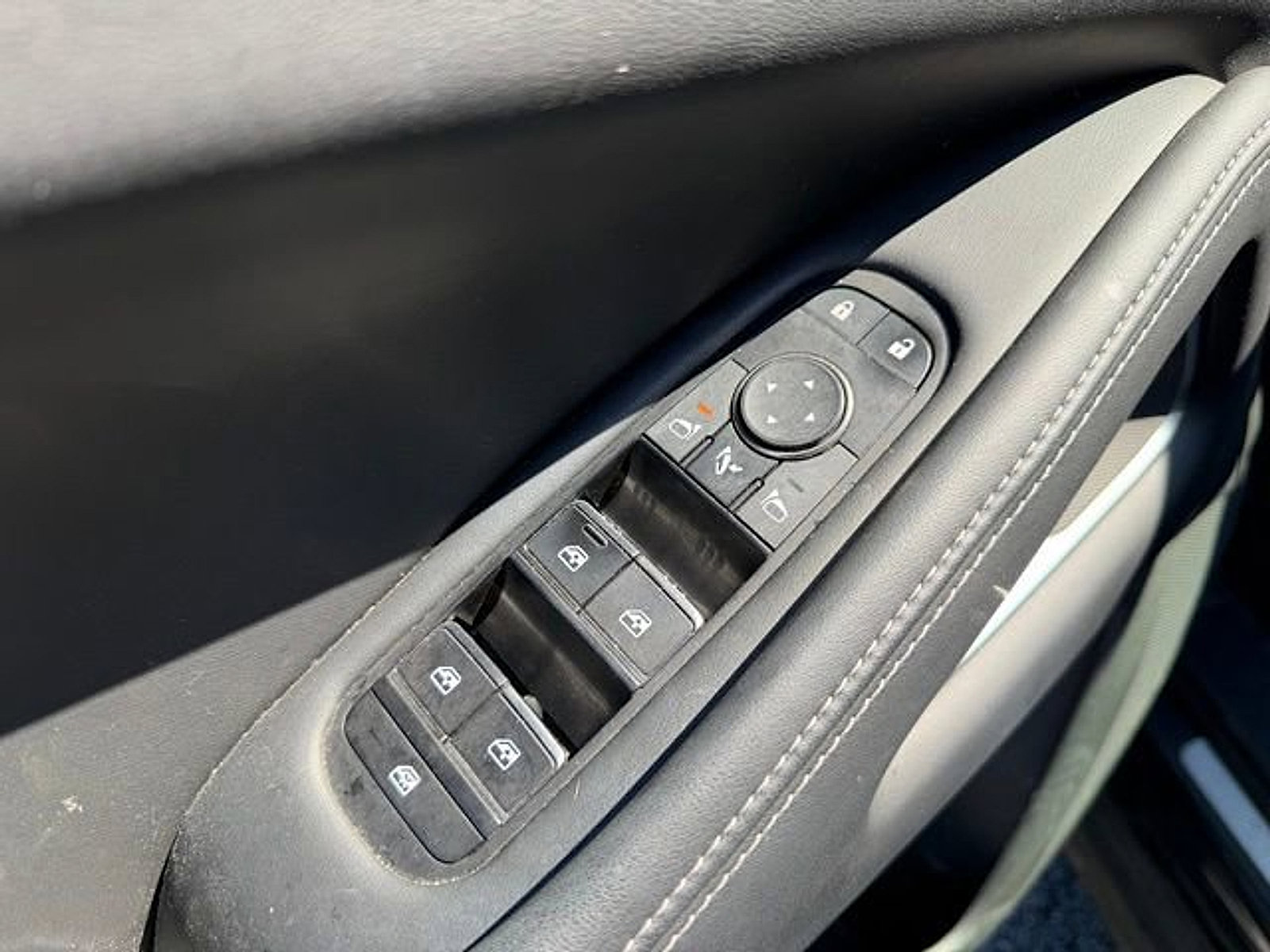 Certified 2023 INFINITI QX60 Luxe w/ Performance Audio Package image 11