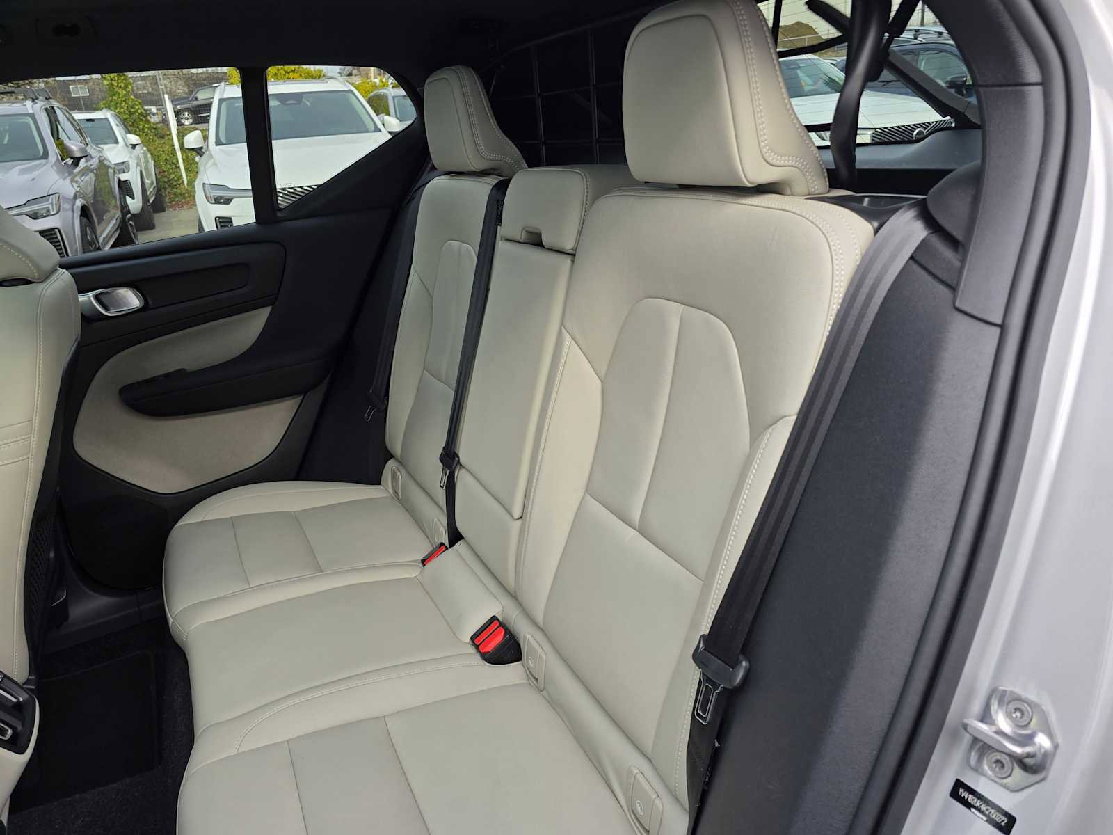 Used 2019 Volvo XC40 T5 Momentum image 17