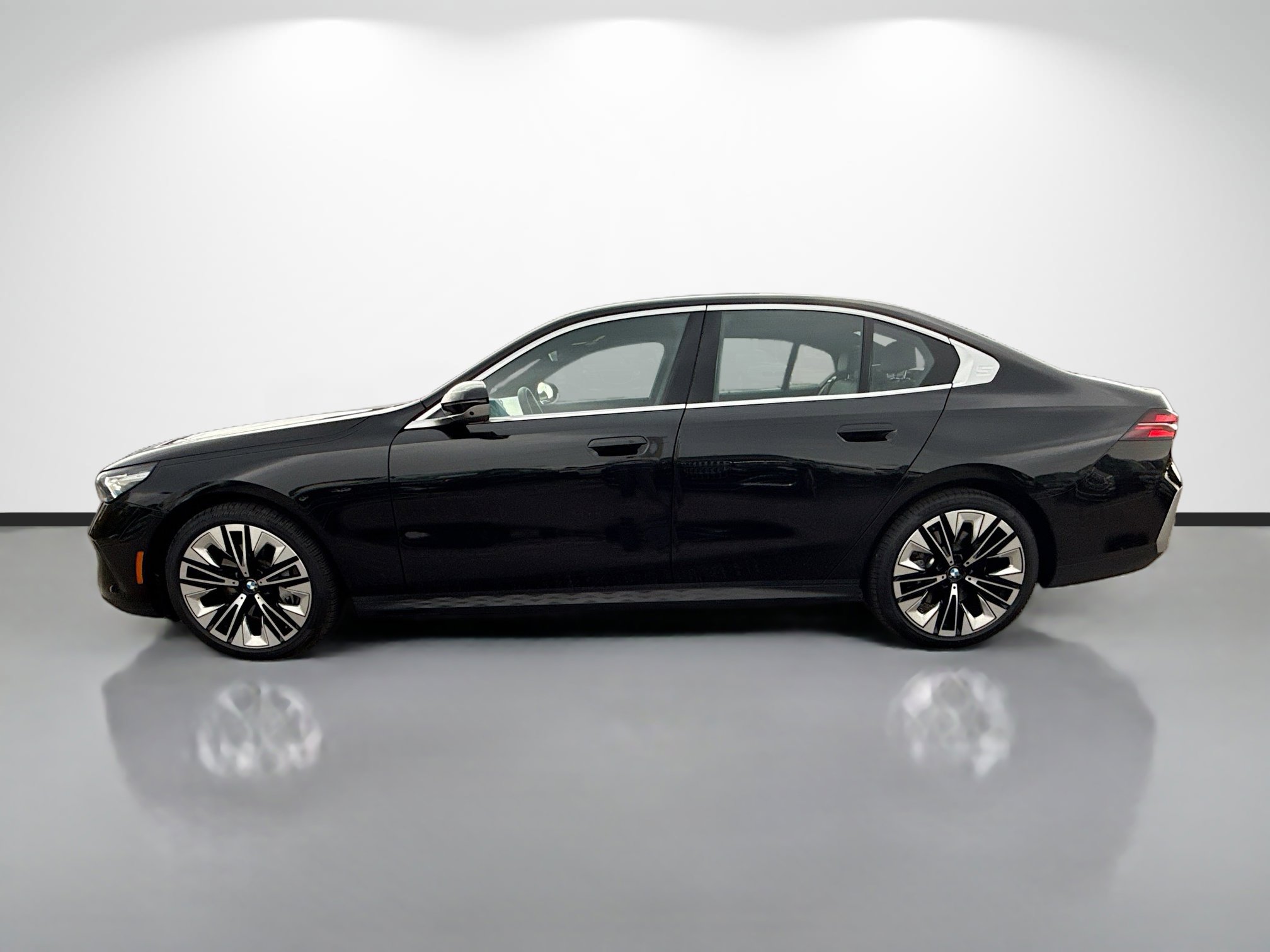 Used 2026 BMW 540i xDrive image 5