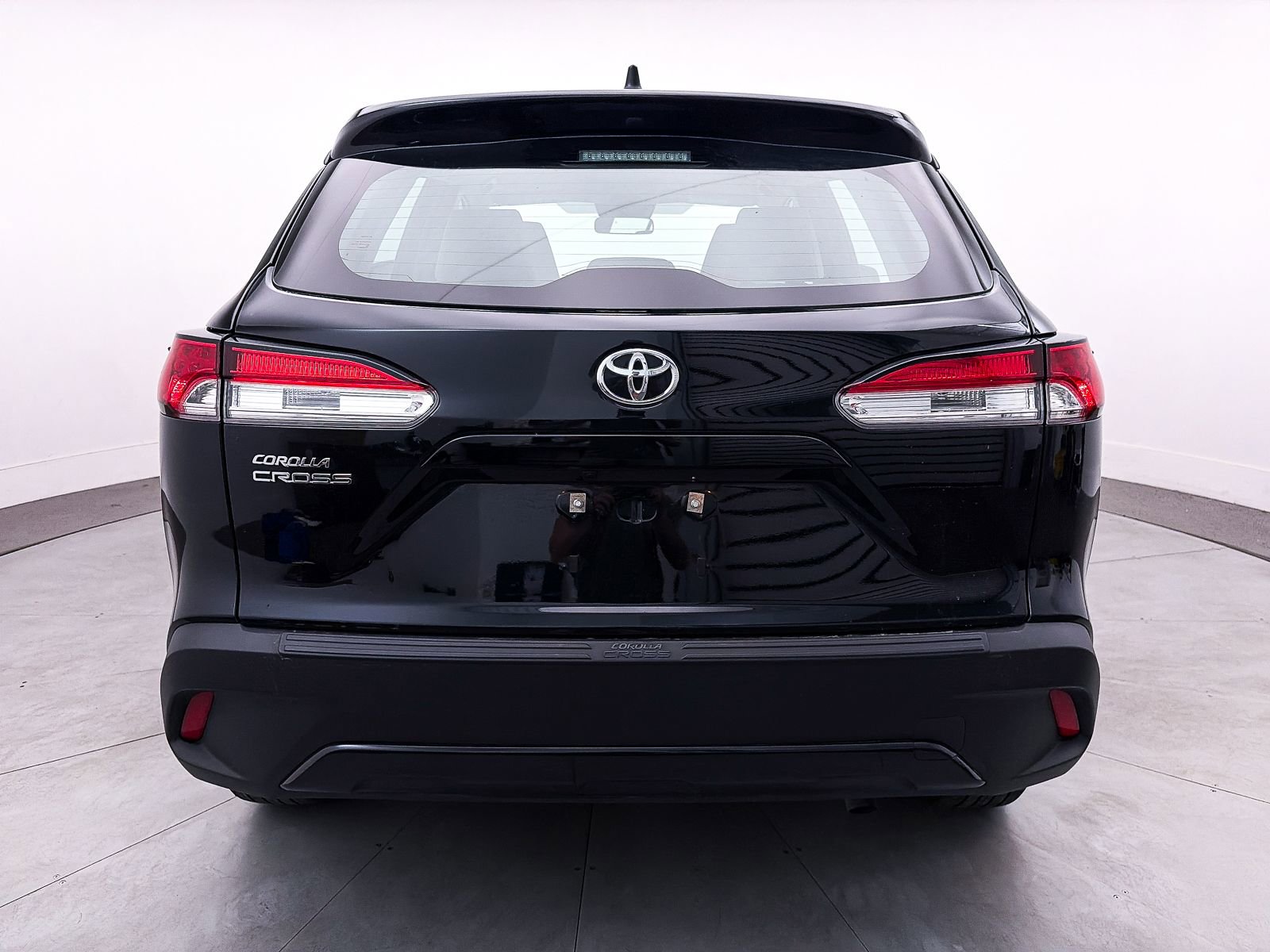 Used 2025 Toyota Corolla Cross L FWD image 13