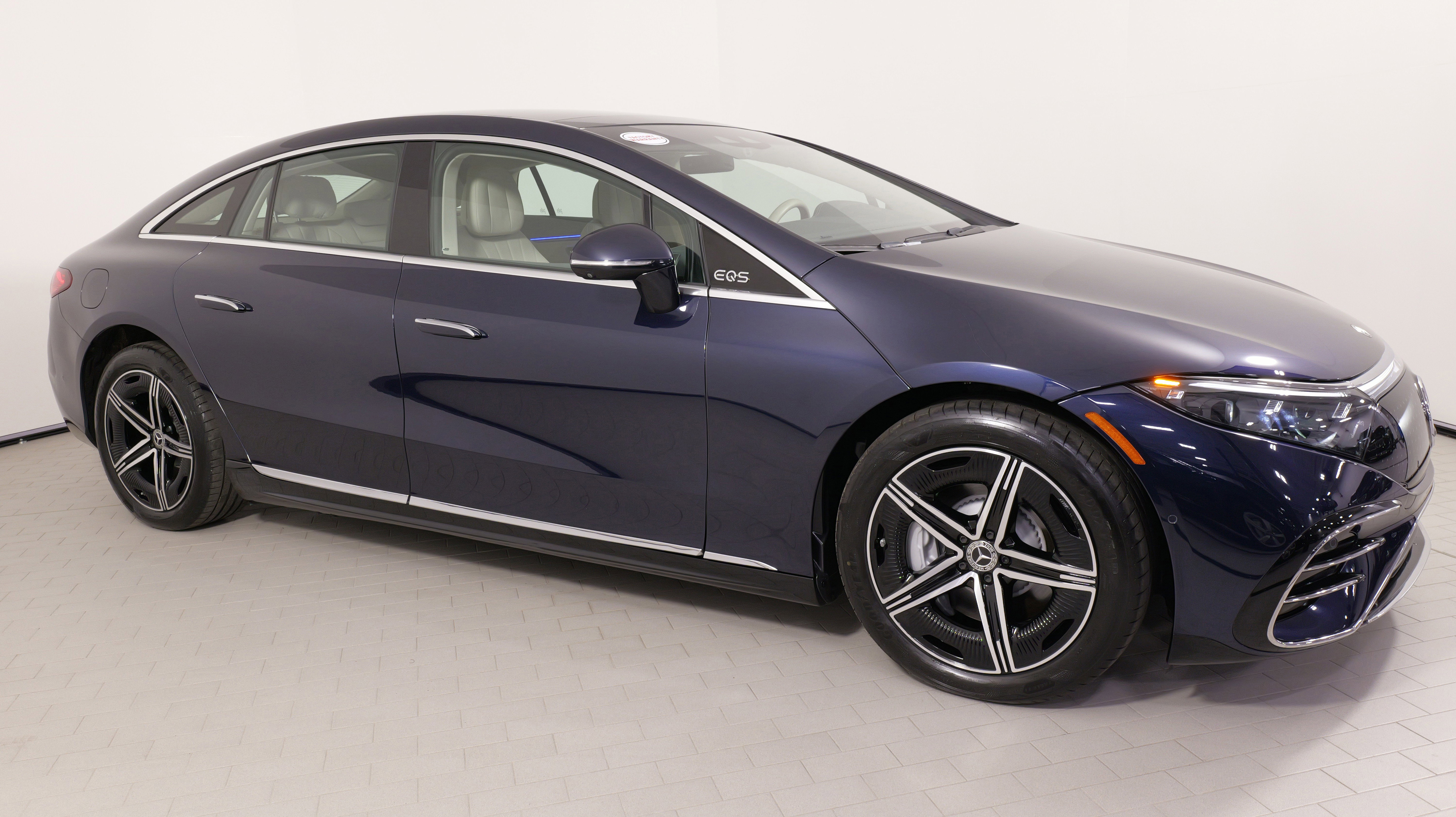 Used 2023 Mercedes-Benz EQS 580 4MATIC Sedan image 10