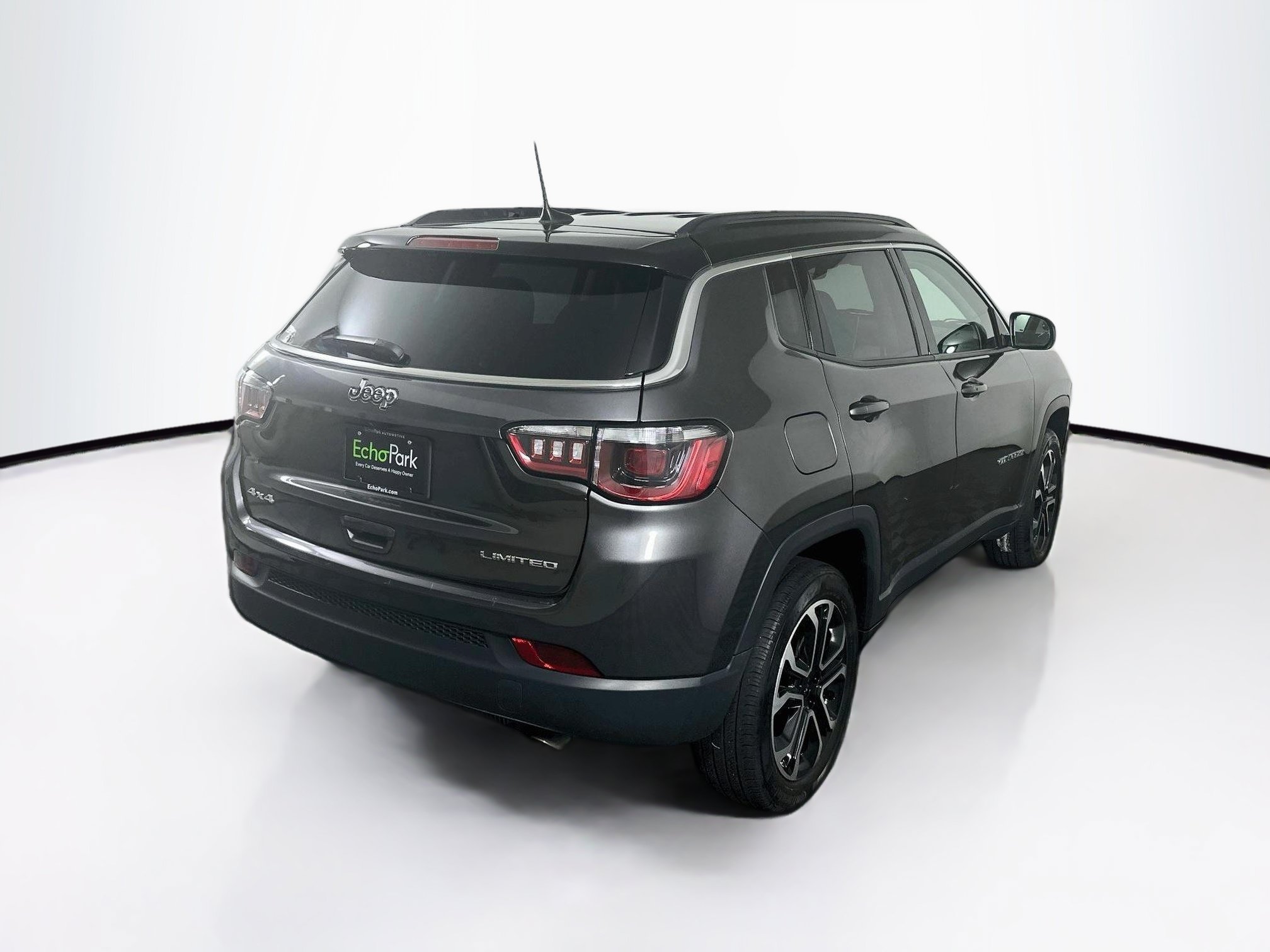 Used 2022 Jeep Compass Limited AWD/4WD image 9