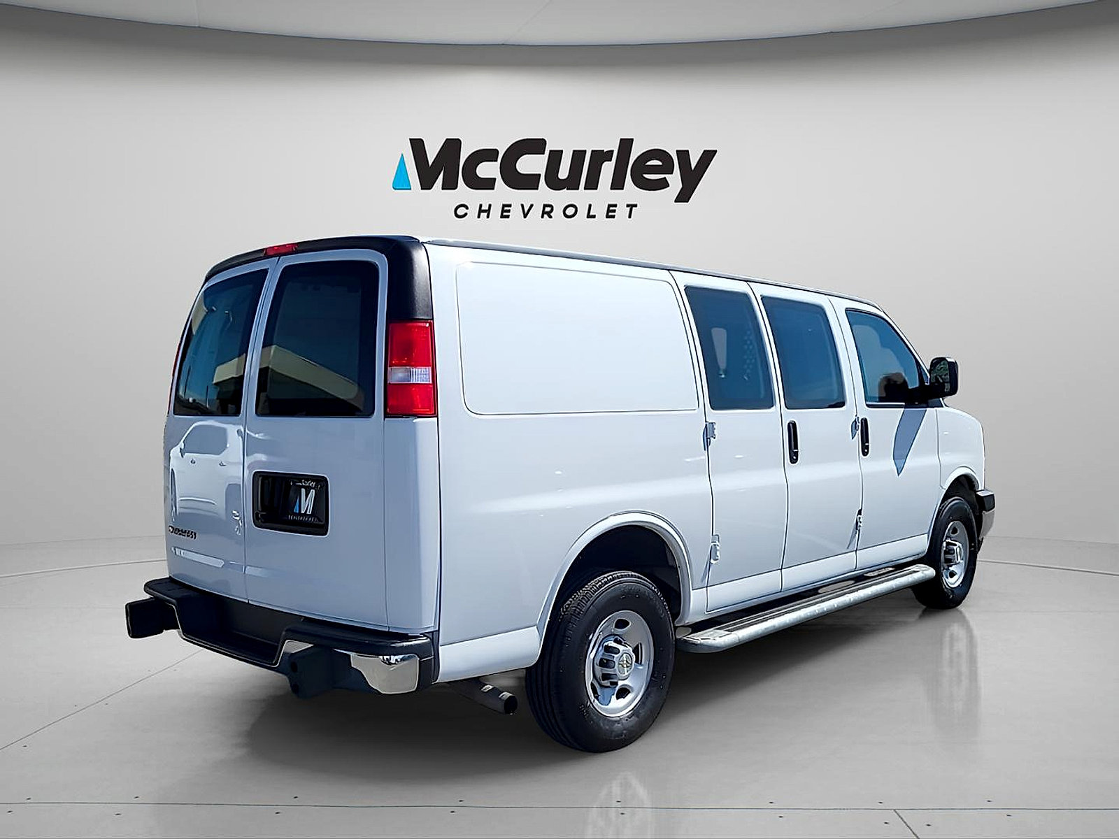 Used 2024 Chevrolet Express 2500 w/ Driver Convenience Package RWD image 7