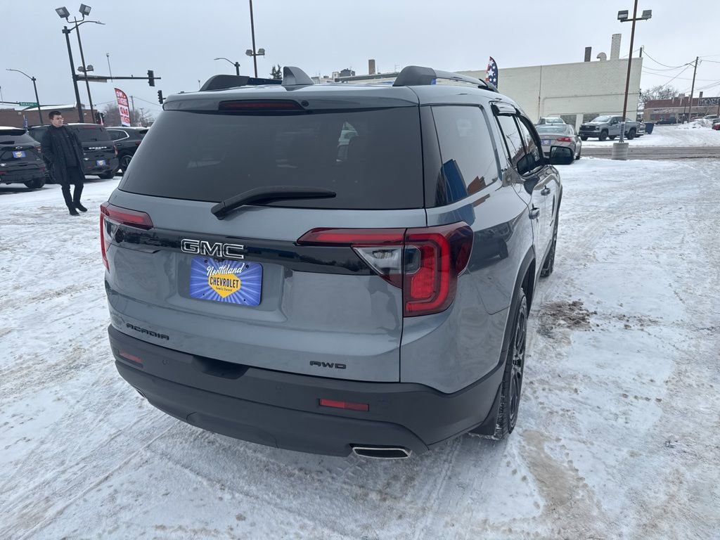 Used 2022 GMC Acadia SLT w/ Elevation Edition image 10