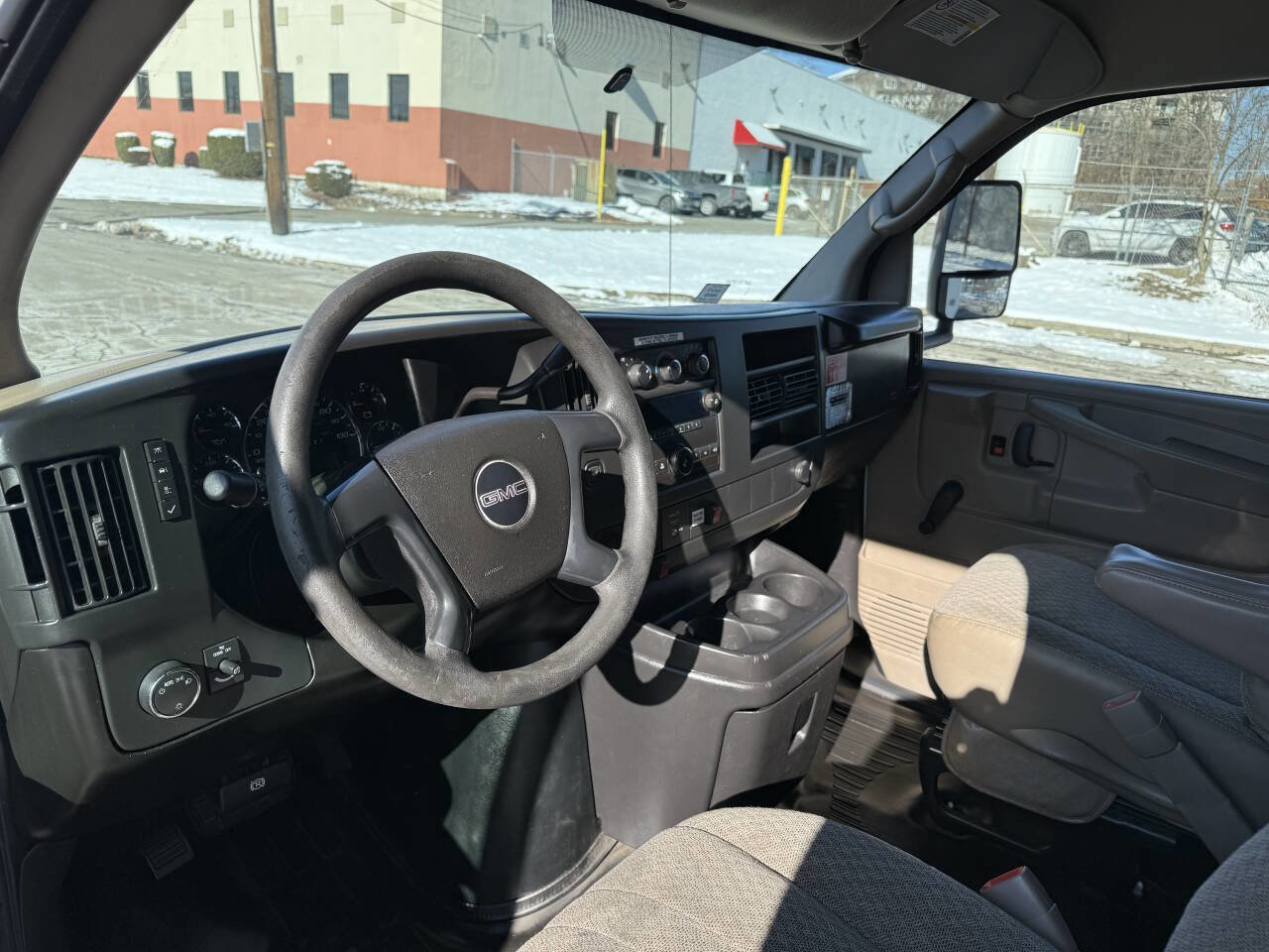 Used 2009 GMC Savana 3500 image 9