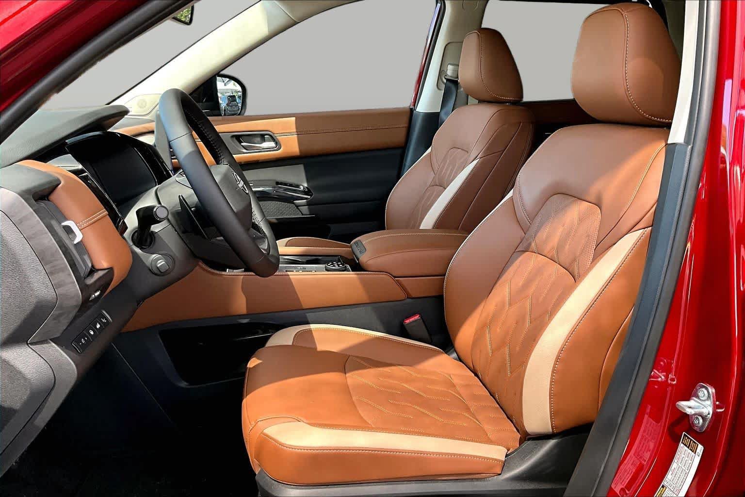 New 2026 Nissan Pathfinder Platinum AWD/4WD image 9