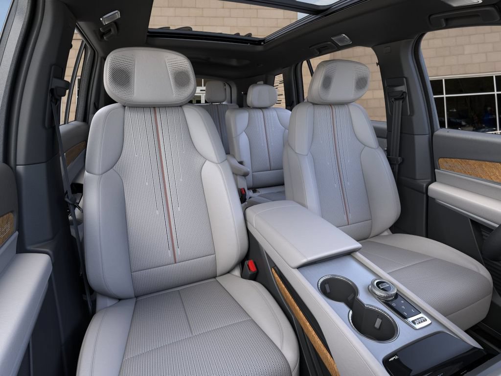 New 2026 Cadillac Vistiq Luxury w/ LPO, Floor Liner Package AWD/4WD image 16