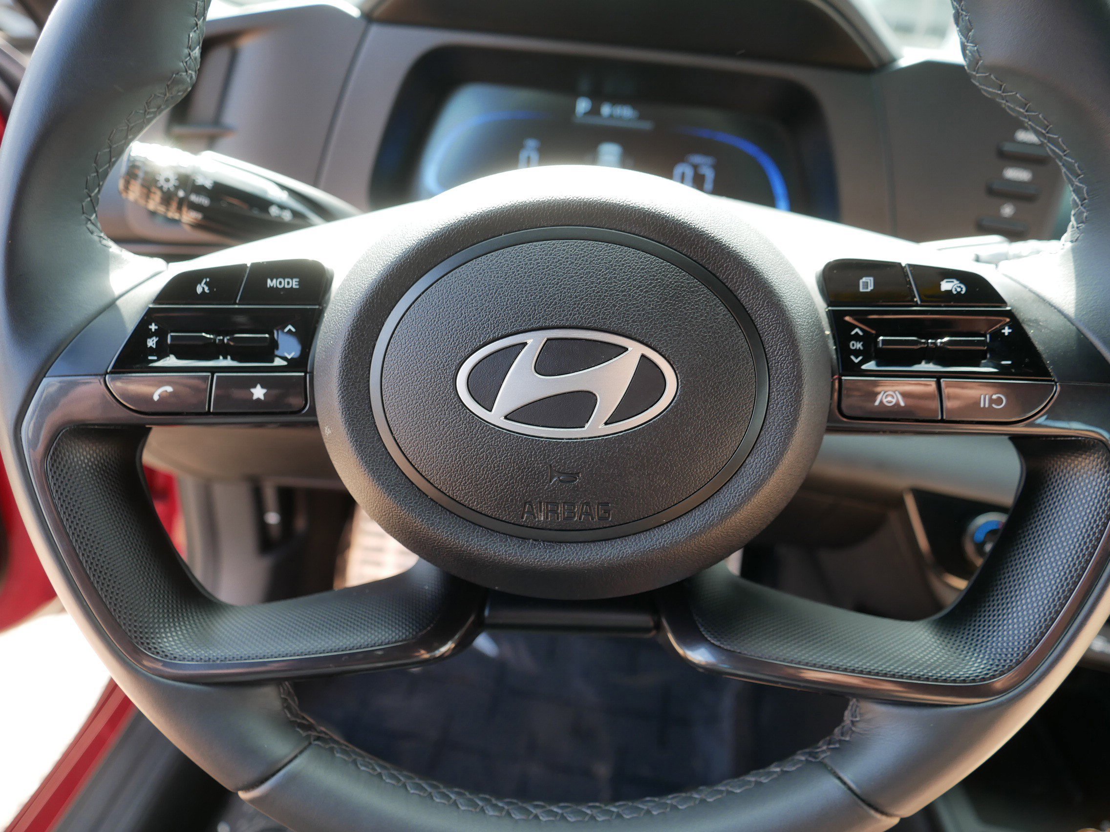 Used 2025 Hyundai Elantra Sport FWD image 24