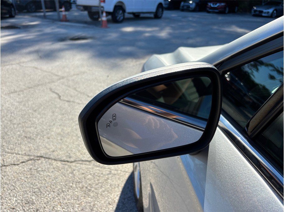Used 2019 Ford Fusion SE FWD image 15