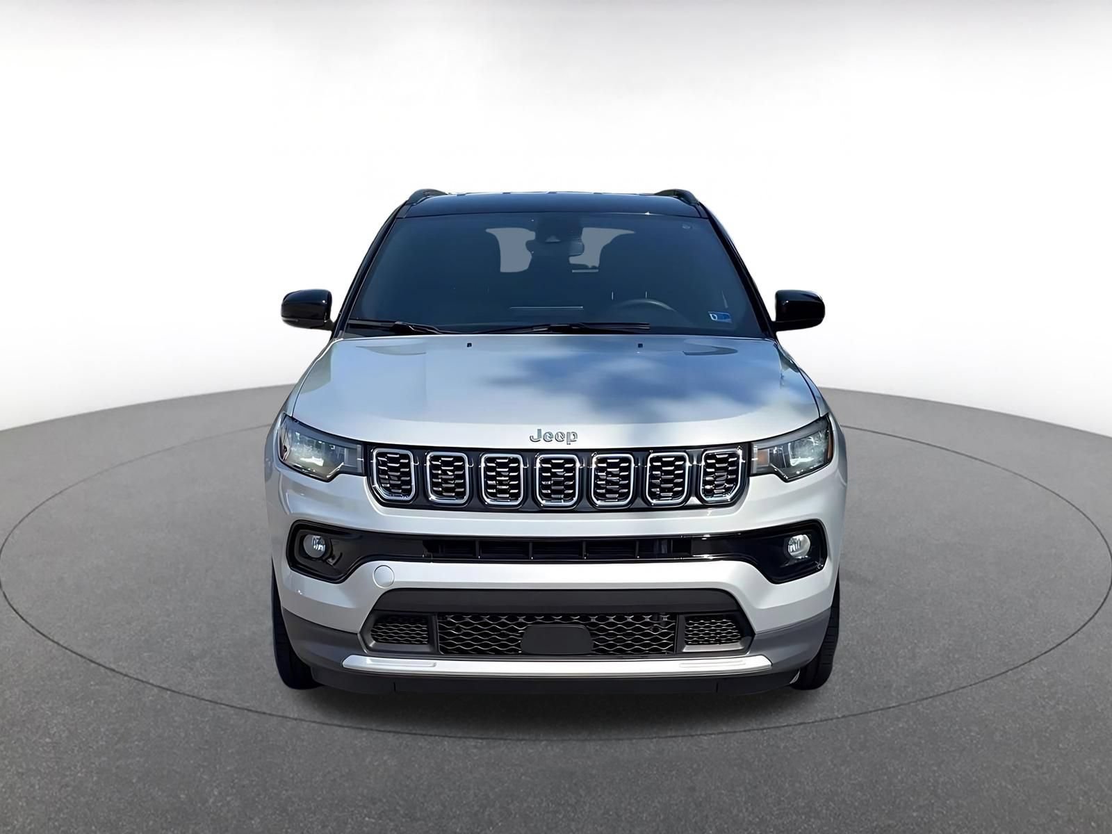 Used 2025 Jeep Compass Limited AWD/4WD image 4