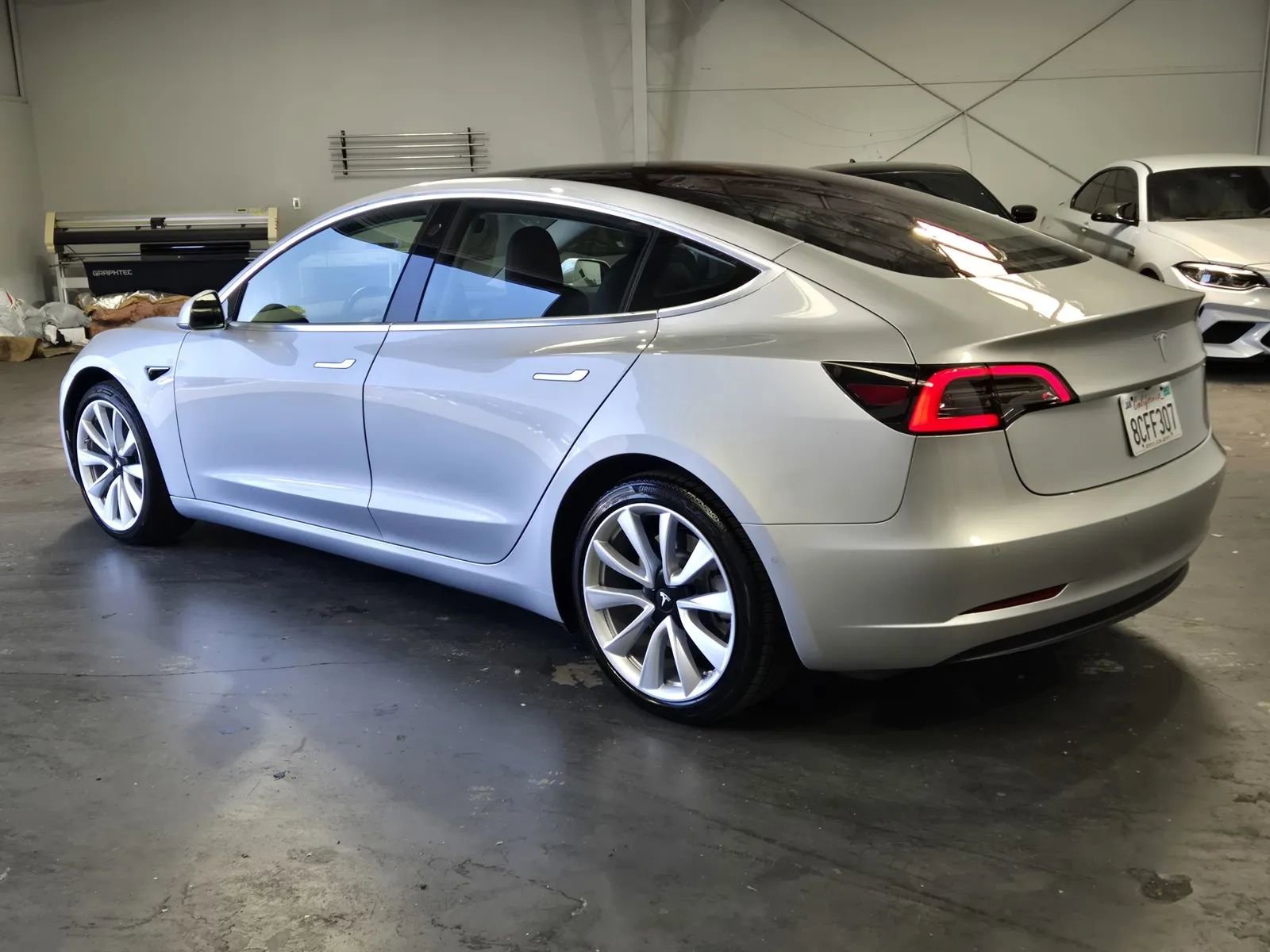 Used 2017 Tesla Model 3 Long Range RWD image 2