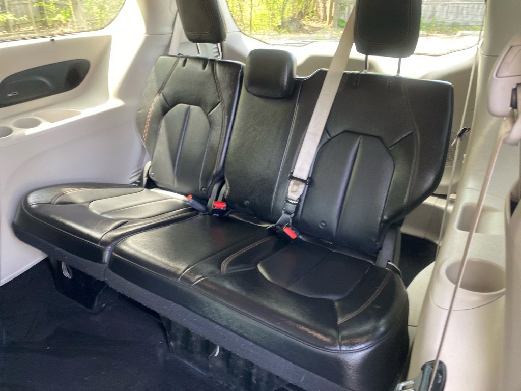 Used 2018 Chrysler Pacifica Touring-L Plus w/ Advanced Safetytec Group FWD image 23