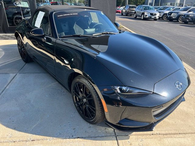 Certified 2025 MAZDA MX-5 Miata Club w/ Weather Package RWD image 3