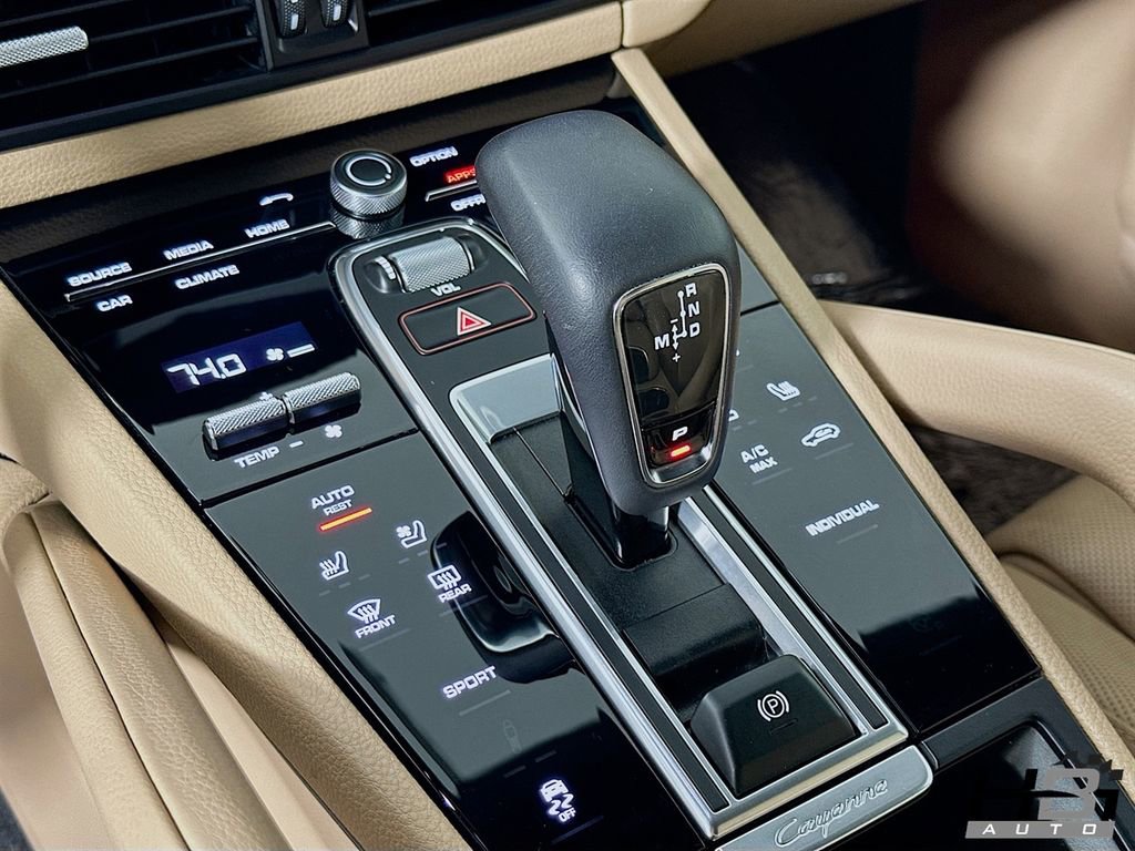 Used 2023 Porsche Cayenne Platinum Edition image 13