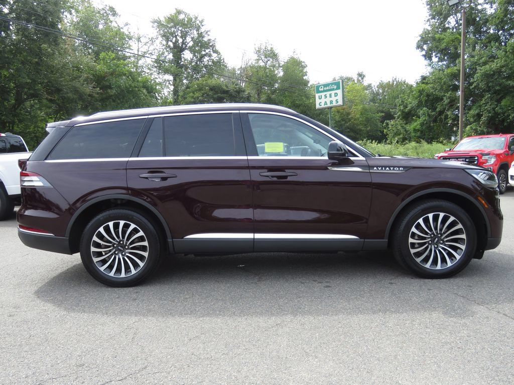 Used 2023 Lincoln Aviator AWD w/ Premium Package image 4