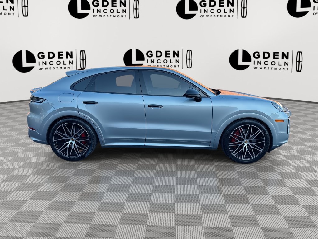 Used 2025 Porsche Cayenne GTS AWD/4WD image 9