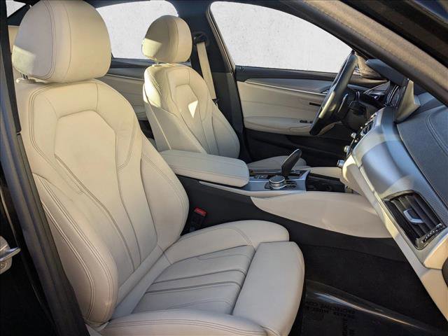 Used 2017 BMW 540i xDrive image 22