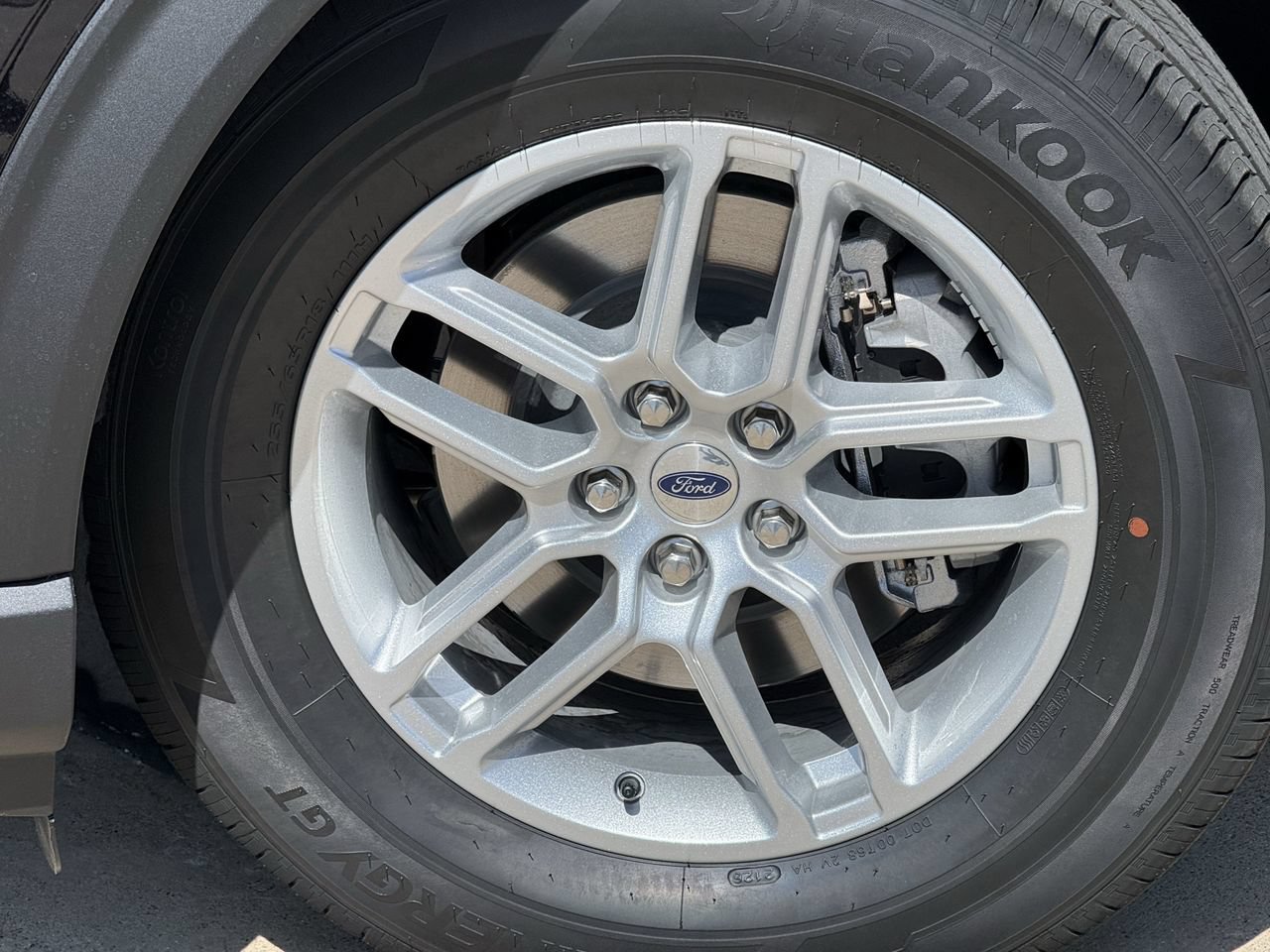 New 2026 Ford Explorer Active RWD image 8