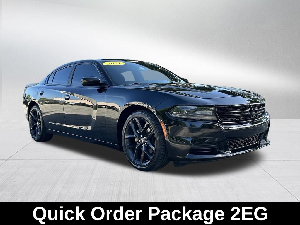 Used 2021 Dodge Charger SXT w/ Blacktop Package RWD image 4