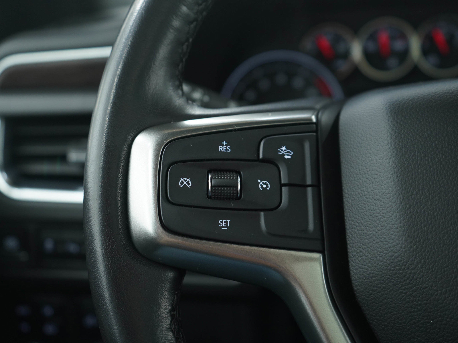 Used 2021 Chevrolet Suburban LT image 28