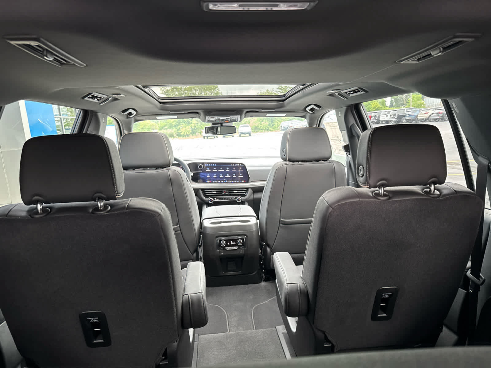 New 2026 Chevrolet Suburban Premier w/ Sun And Tow Package AWD/4WD image 18