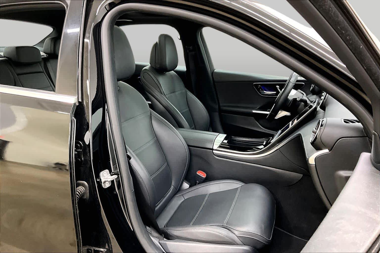 Used 2025 Mercedes-Benz C 300 Sedan image 9