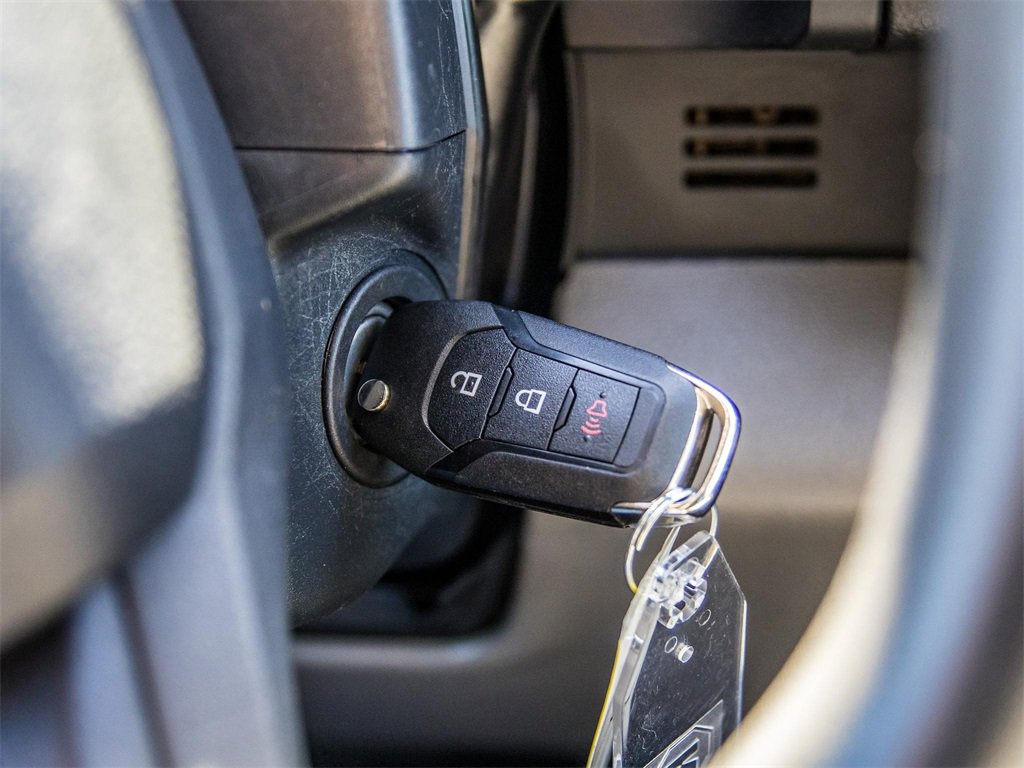 Used 2022 Ford F250 XL w/ Power Equipment Group image 26