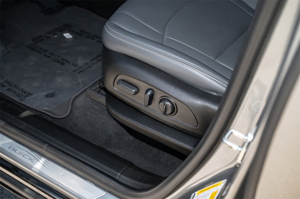 Used 2024 Buick Enclave Essence w/ Sport Touring Edition image 21