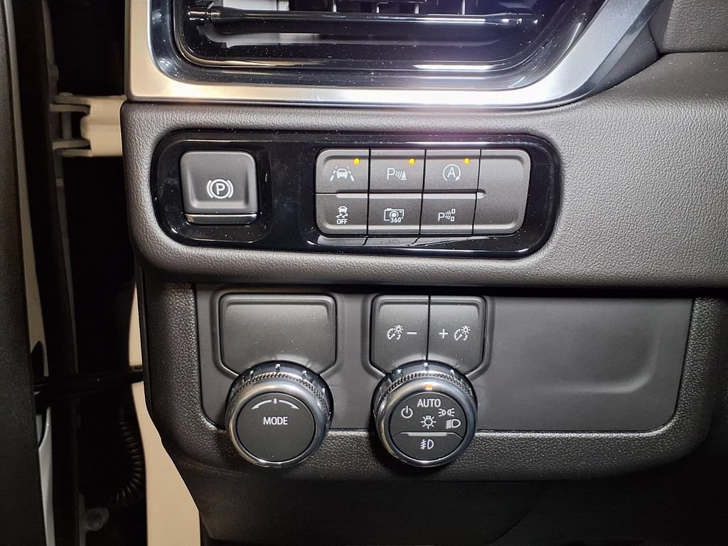 New 2026 GMC Yukon Elevation w/ LPO, Floor Liner Package RWD image 17