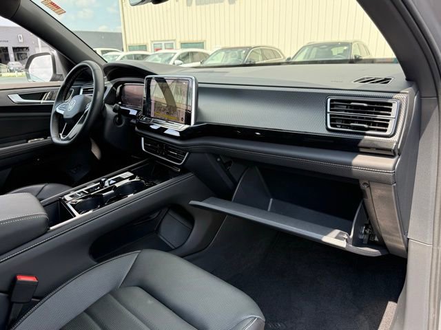 Certified 2025 Volkswagen Atlas Cross Sport SEL AWD/4WD image 12