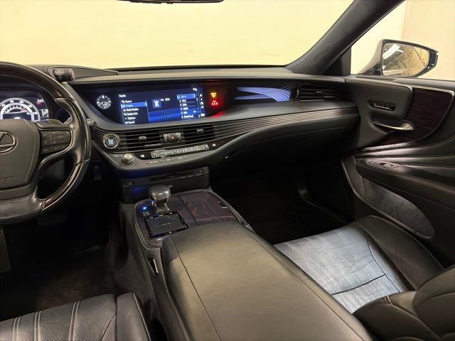 Used 2019 Lexus LS 500 w/ Interior Upgrade Package image 29