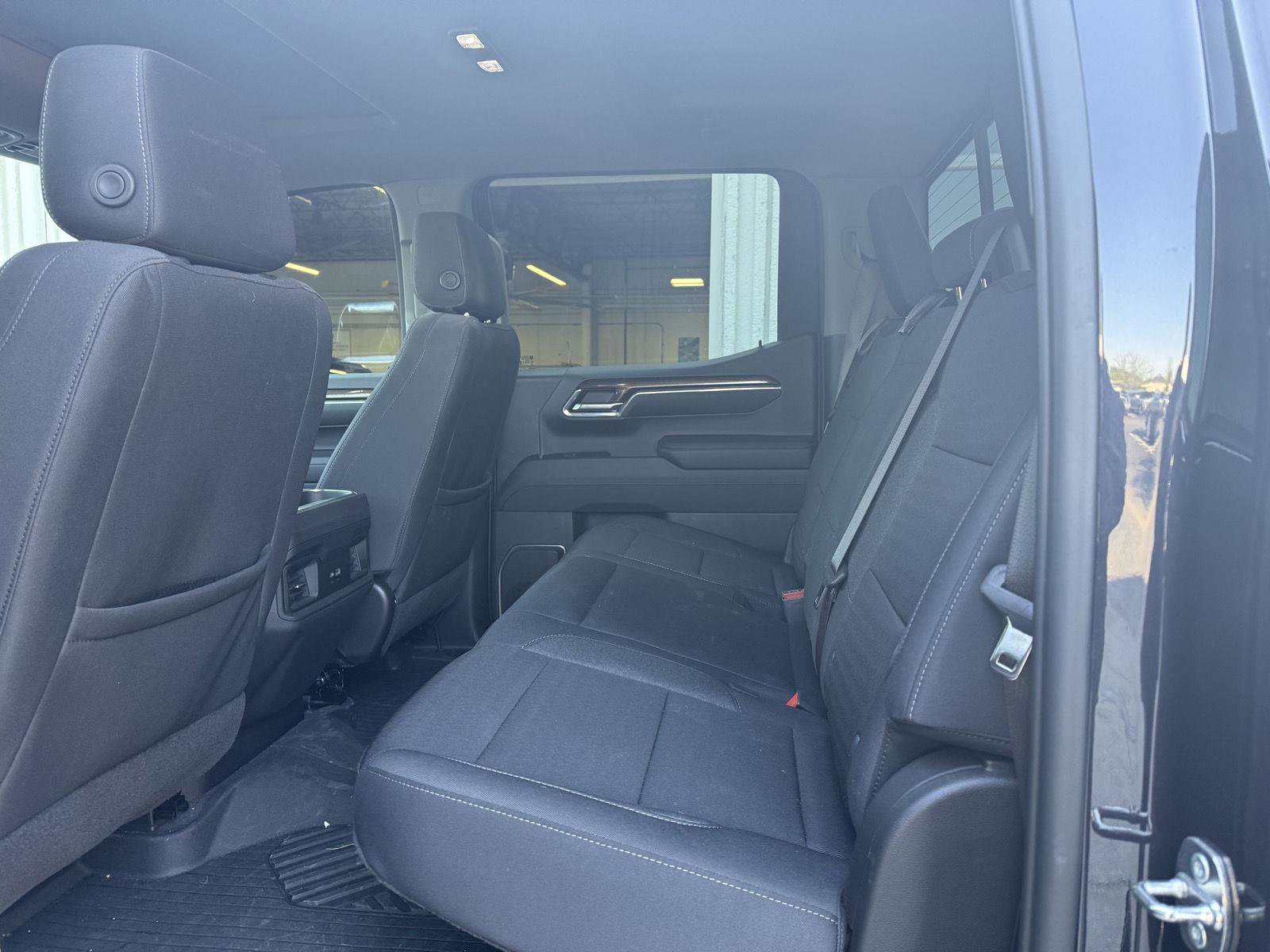 Used 2024 Chevrolet Silverado 1500 LT Trail Boss w/ Convenience Package II AWD/4WD image 10