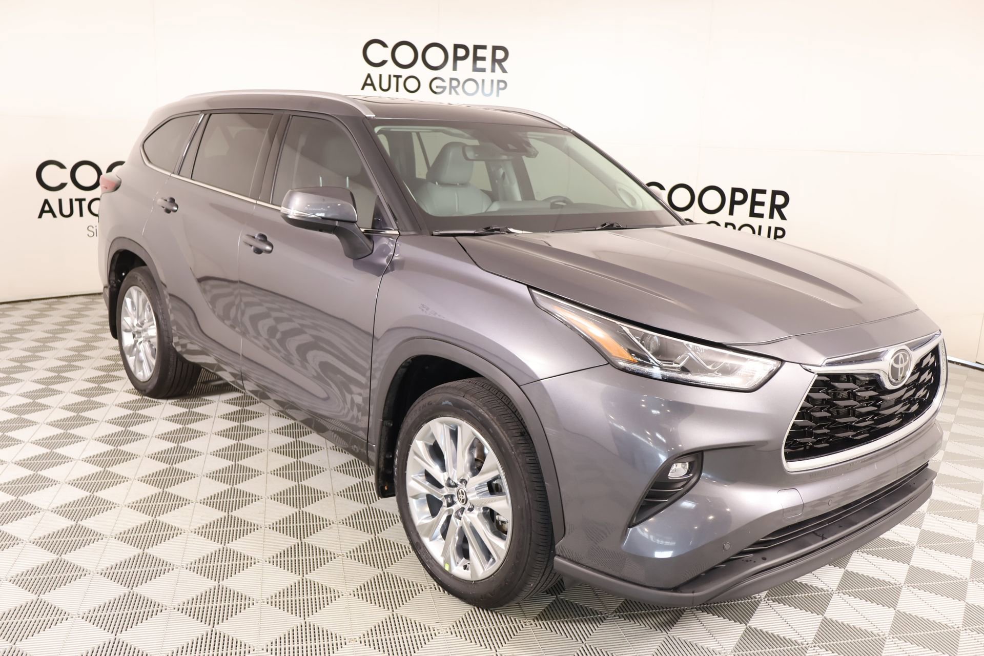 Used 2024 Toyota Highlander Limited
