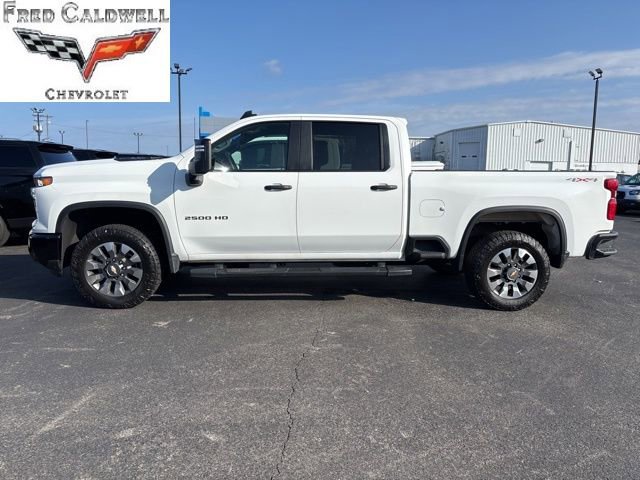 Used 2024 Chevrolet Silverado 2500 Custom image 3