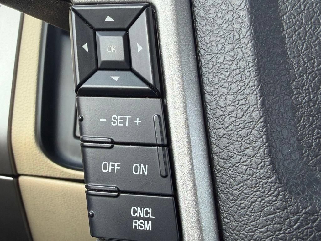 Used 2017 Ford Expedition Limited w/ Equipment Group 301A AWD/4WD image 18