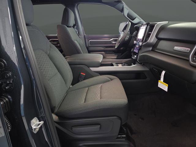 New 2026 RAM 1500 4x4 Crew Cab image 32