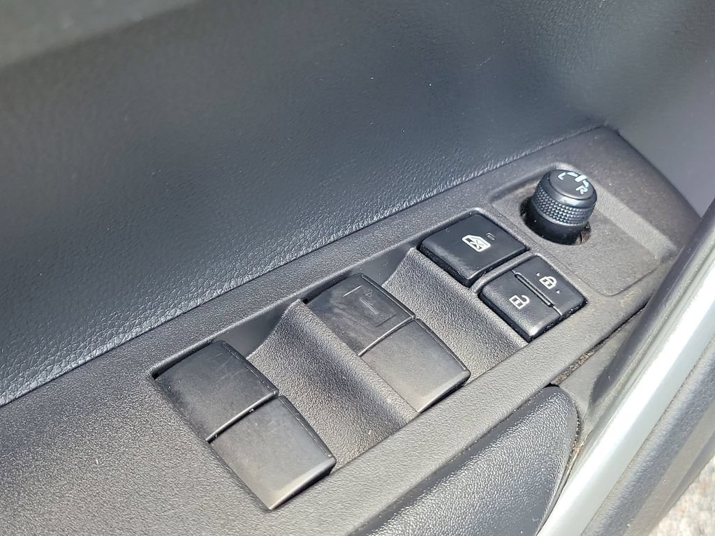 Used 2024 Toyota Corolla Cross LE FWD image 21