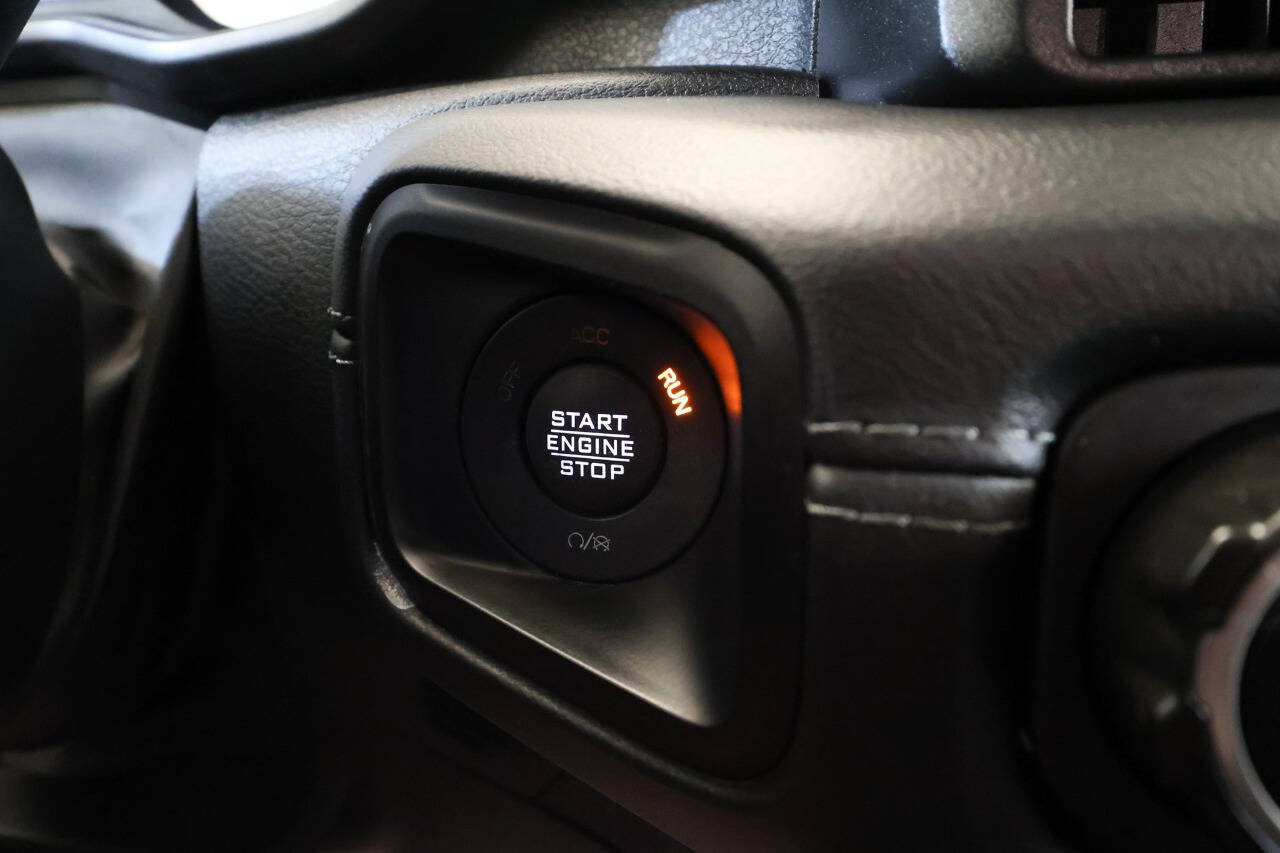 Used 2024 Jeep Wrangler Unlimited Sahara w/ Safety Group AWD/4WD image 30
