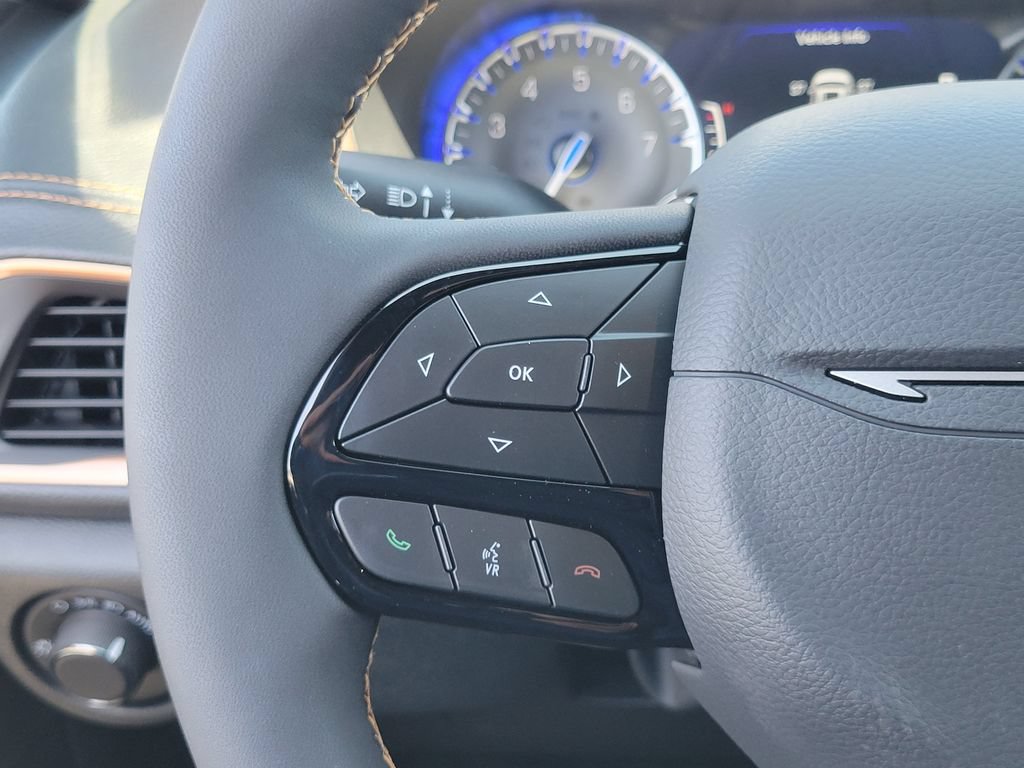 New 2027 Chrysler Pacifica Pinnacle w/ Theater Group AWD/4WD image 5