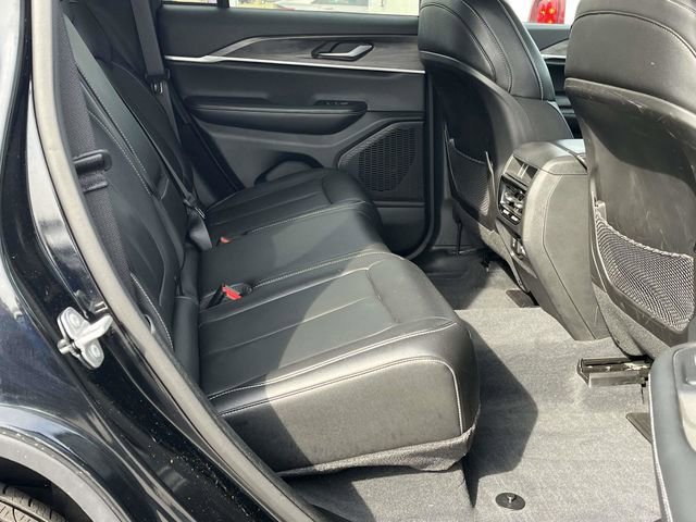 Used 2023 Jeep Grand Cherokee Limited w/ Black Appearance Package image 22