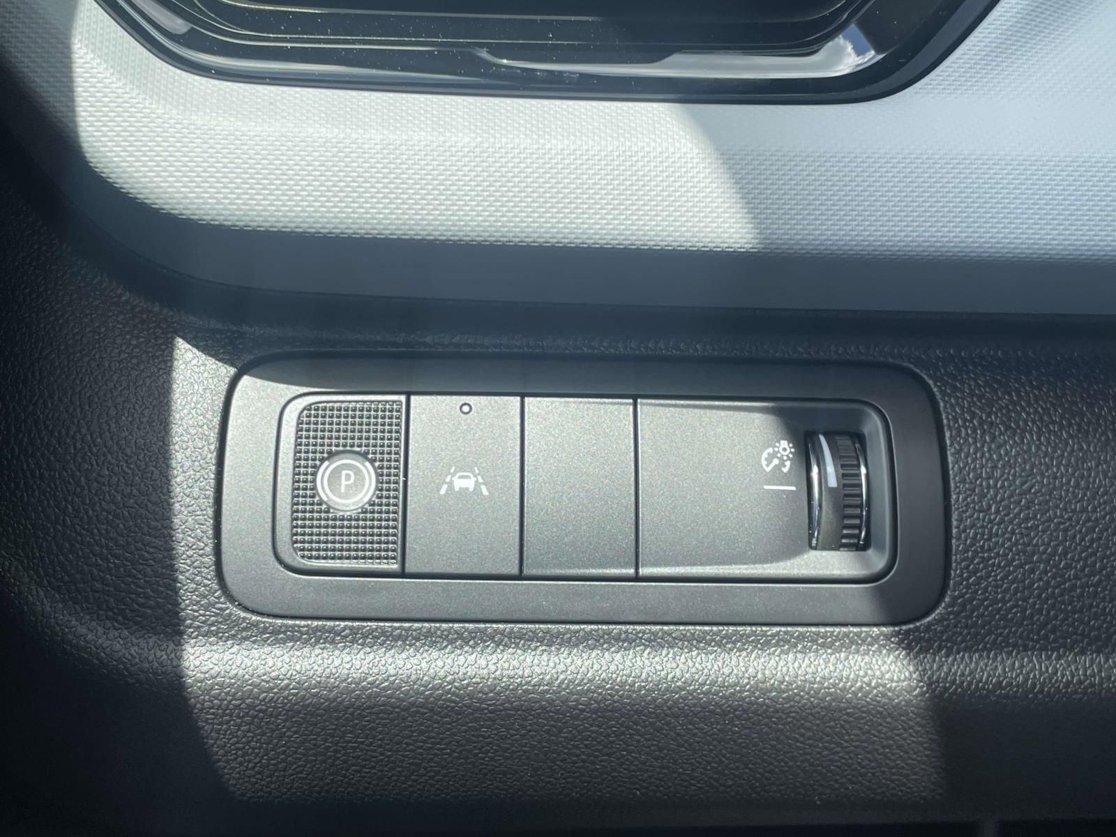New 2027 Chevrolet Bolt LT FWD image 18