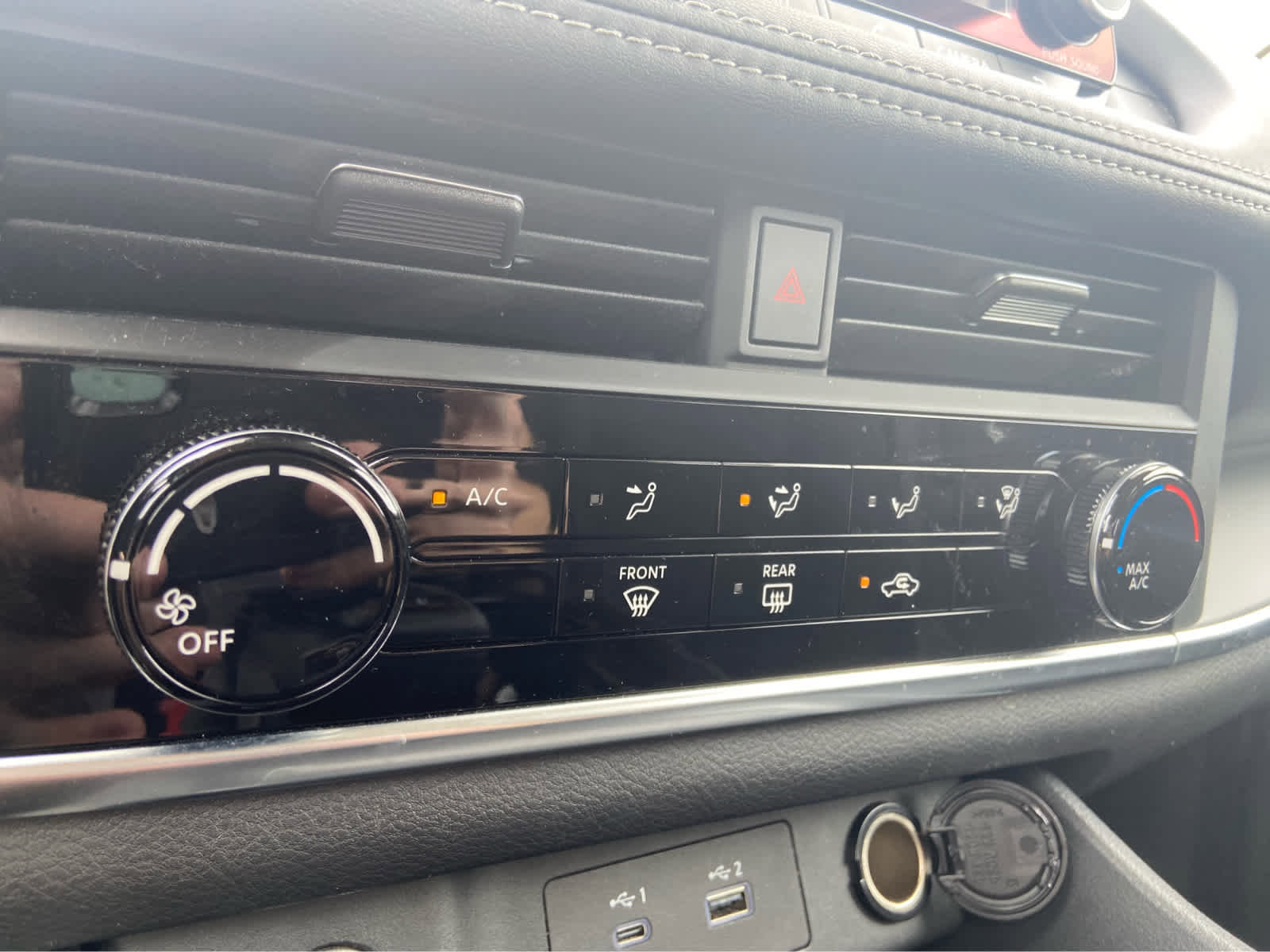 Used 2023 Nissan Rogue S image 28