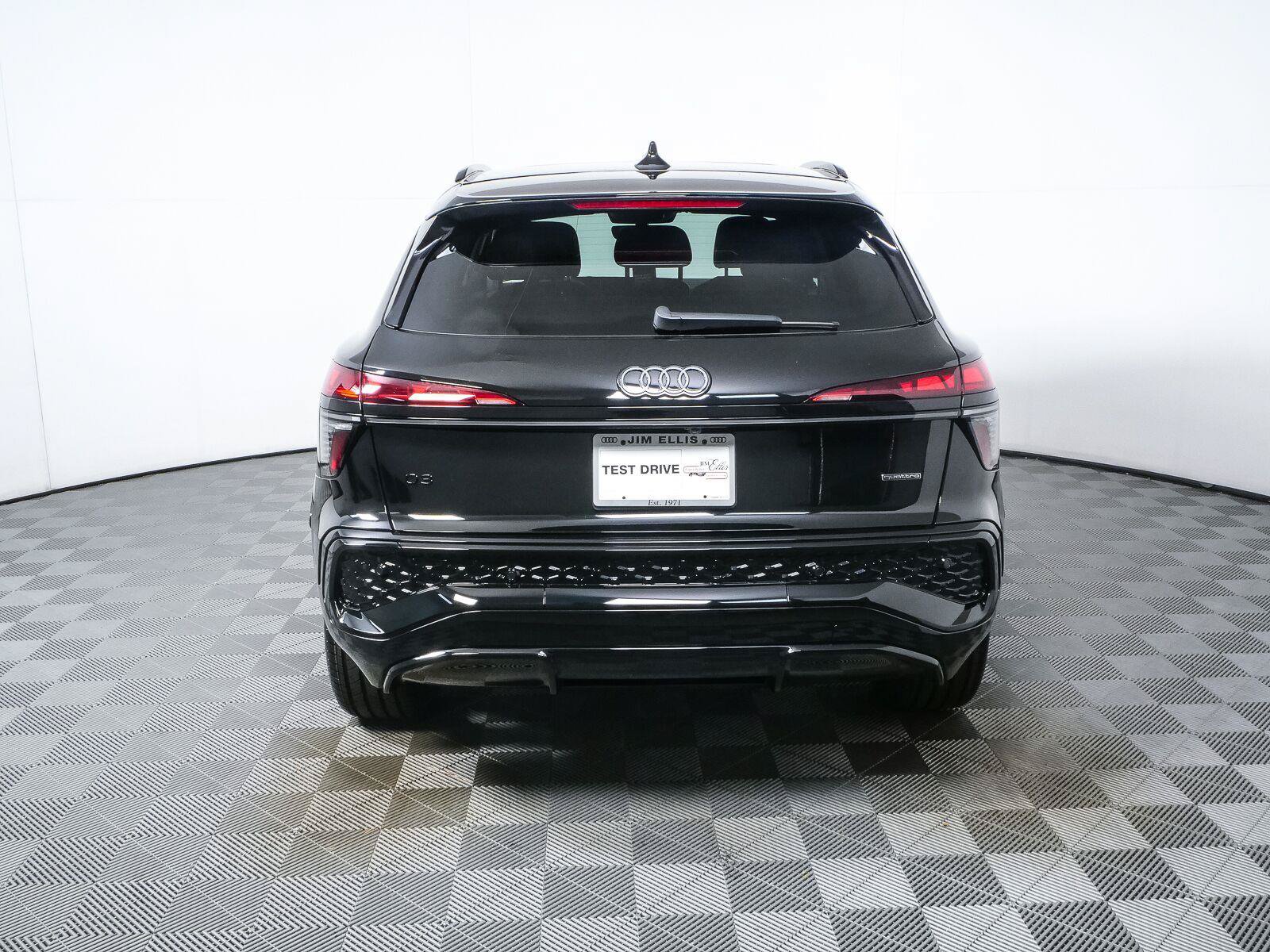 New 2026 Audi Q3 quattro 2.0T AWD/4WD image 33