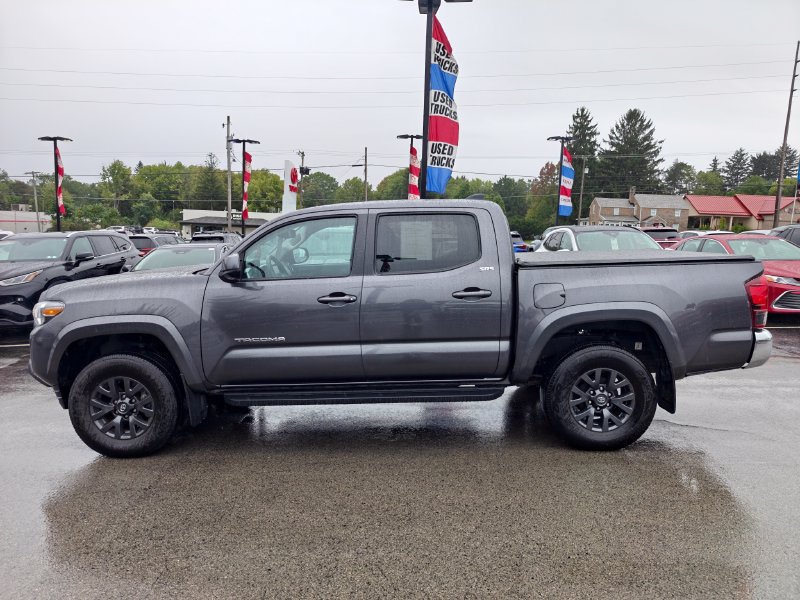 Used 2023 Toyota Tacoma SR5 AWD/4WD image 7