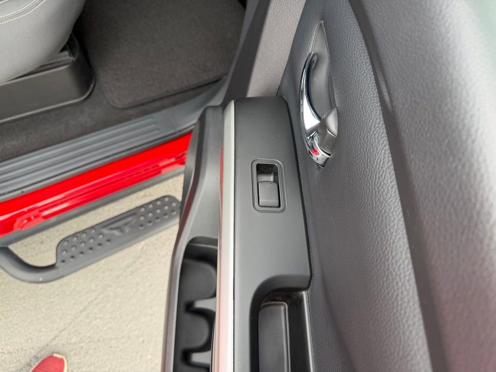 Used 2024 Nissan Titan SV w/ SV Convenience Package image 19