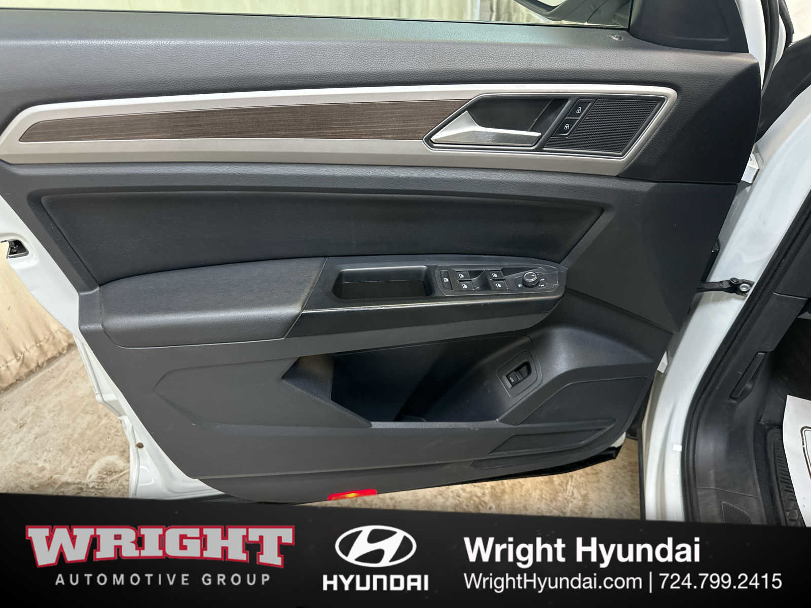 Used 2019 Volkswagen Atlas SE w/ Panoramic Sunroof Package image 9